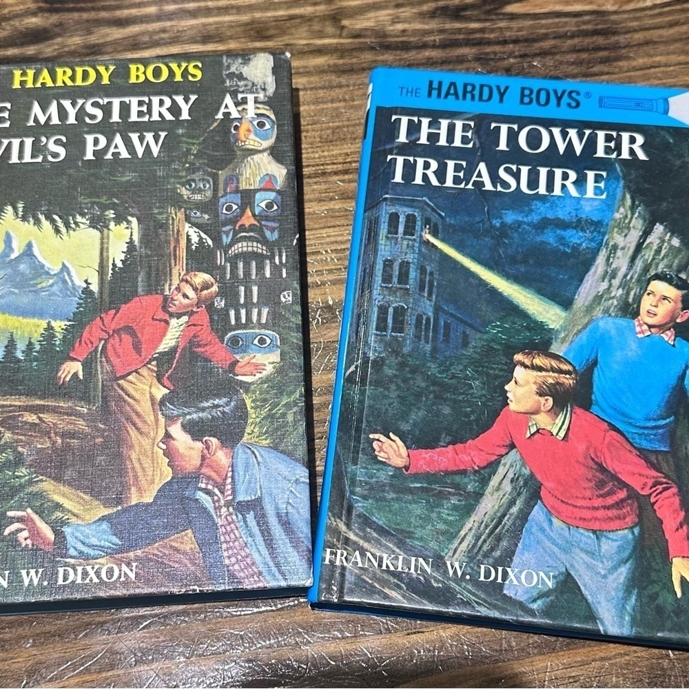 The Hardy BoysMystery Book Set - The Tower Treasure & The Mystery at Devil's Paw - Picture 1 of 9